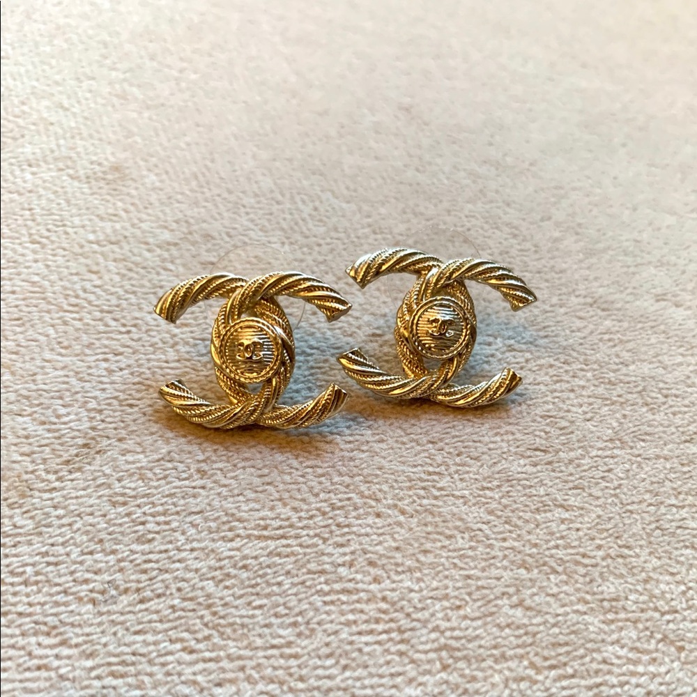 Fashion earrings